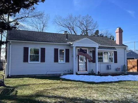 24 White Birch Ave, Chicopee, MA 01020