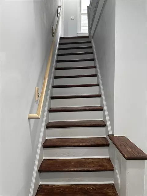Entry Way - 47 Dresden St, Springfield, MA 01109 photo 2 of 2