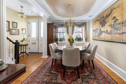 52 W Cedar, Boston, MA 02114