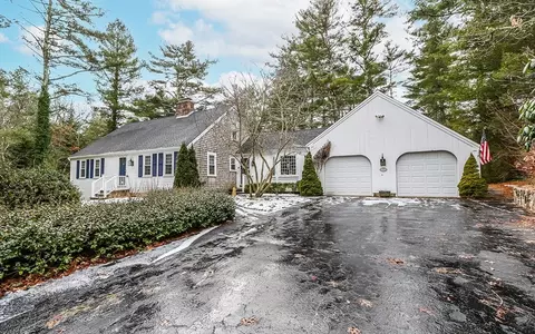 29 Poplar Dr, Barnstable, MA 02655
