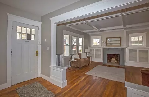 29 Eton St, Springfield, MA 01108