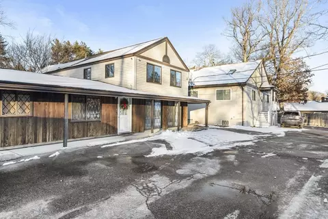 48 Lovering St #4, Medway, MA 02053