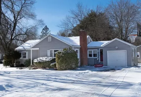 50 Oak Rd, Longmeadow, MA 01106