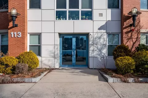 113 Sumner St #21, Boston, MA 02128