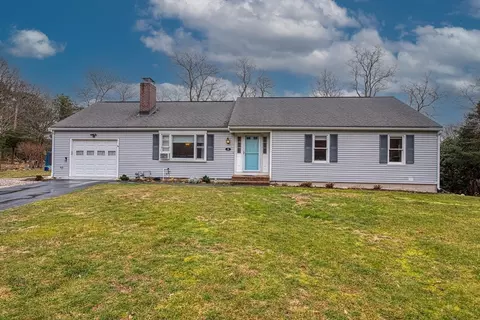 38 Capn Jacs Rd, Barnstable, MA 02632