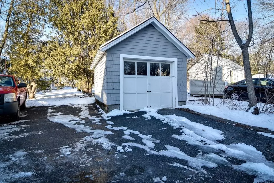 31 Hastings St, Framingham, MA 01701 12 Photos Movoto