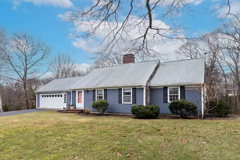 10 Dwight Ave, Plymouth, MA 02360