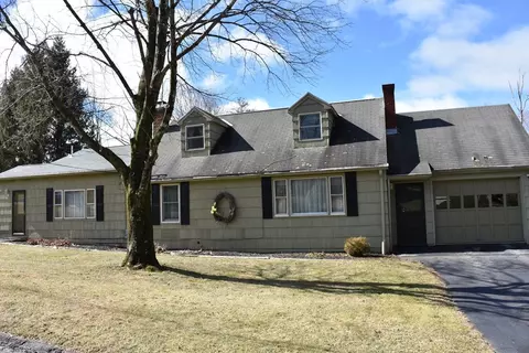 34 Ridge Rd, Southbridge, MA 01550