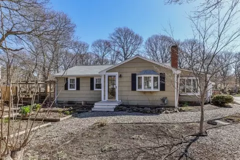 110 Kelley Rd, Barnstable, MA 02601