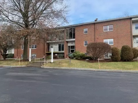 153 Milk St #11, Westborough, MA 01581