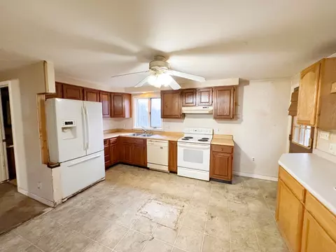 Kitchen - 470 Estherbrook Ave, Dighton, MA 02715 photo 2 of 2