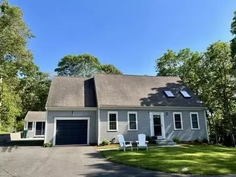 68 Shootflying Hill Rd, Barnstable, MA 02632
