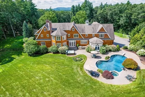 66 Goodnow Rd, Sudbury, MA 01776