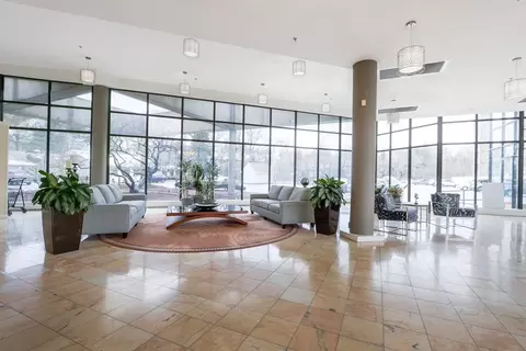 250 Hammond Pond Pkwy #714S, Chestnut Hill, MA 02467