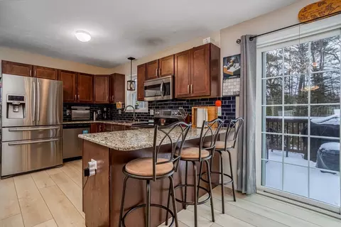 385 Leo Dr, Gardner, MA 01440 photo 2
