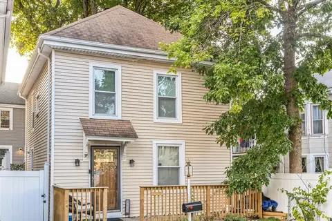 38 S Lincoln St, Haverhill, MA 01835