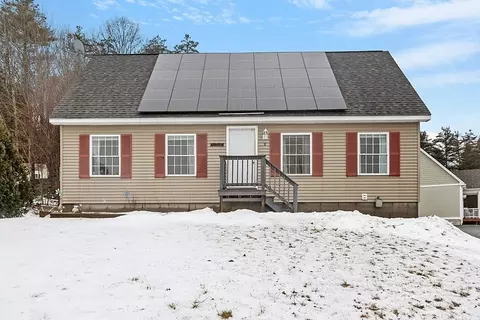 8 Fieldstone Dr, Orange, MA 01364