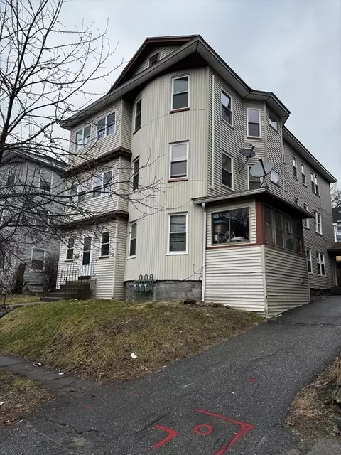 4 Lucian St, Worcester, MA 01603
