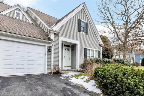 14 Bishops Park #14, Mashpee, MA 02649