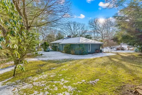Exterior - 58 Sachem Dr, Centerville, MA 02632 photo 5 of 7