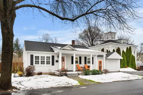 10 Carleton Dr, Newburyport, MA 01950