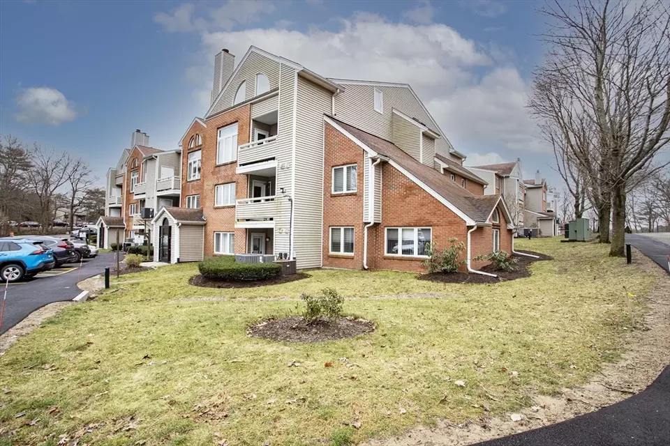 10 Chapman St 105, Weymouth, MA 02189 25 Photos Movoto