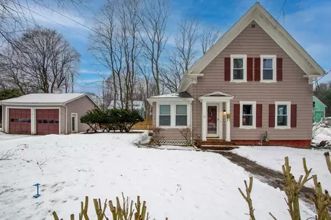 31 Cottage St, North Attleborough, MA 02763