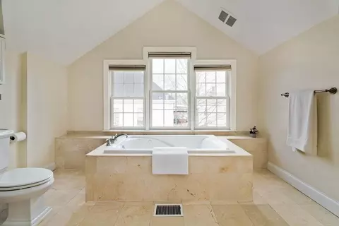 92 Chestnut St #2, Brookline, MA 02445 photo 17
