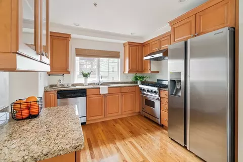 92 Chestnut St #2, Brookline, MA 02445 photo 9