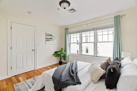 92 Chestnut St #2, Brookline, MA 02445 photo 22