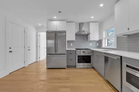 880 E 2nd St #2, Boston, MA 02127