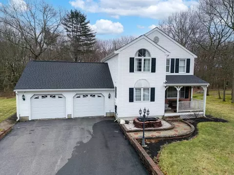 166 Copley Dr, Taunton, MA 02780