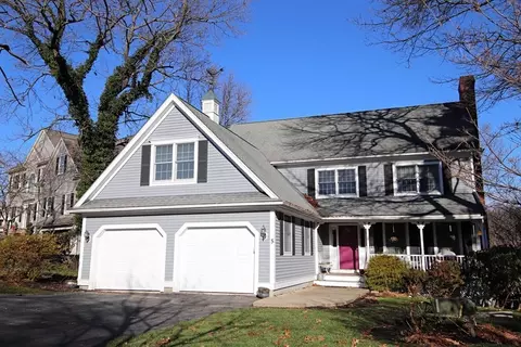 5 Sanders Dr, Saugus, MA 01906