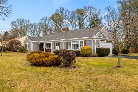 101 Chipping Green Cir, Yarmouth, MA 02664