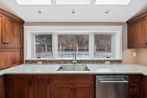 6 Cushing St, Hull, MA 02045 photo 16