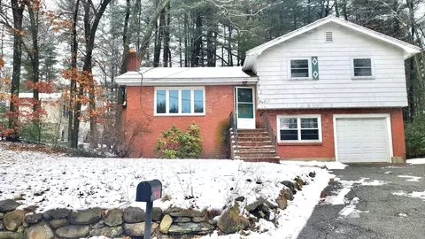 5 Lasallette Dr, Burlington, MA 01803