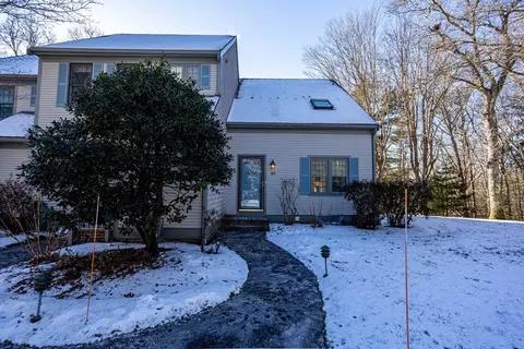 35 Santuit Pond Way #8D, Mashpee, MA 02649