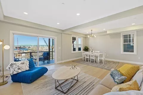 362 Meridian St #1, Boston, MA 02128