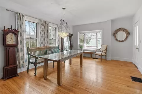 11 Vine St, Beverly, MA 01915 photo 4