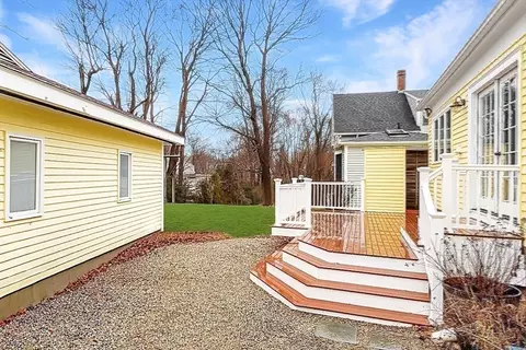 11 Vine St, Beverly, MA 01915 photo 29