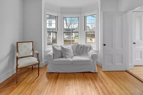 11 Vine St, Beverly, MA 01915 photo 9
