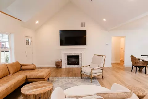 570 Elm St E, Raynham, MA 02767 photo 10