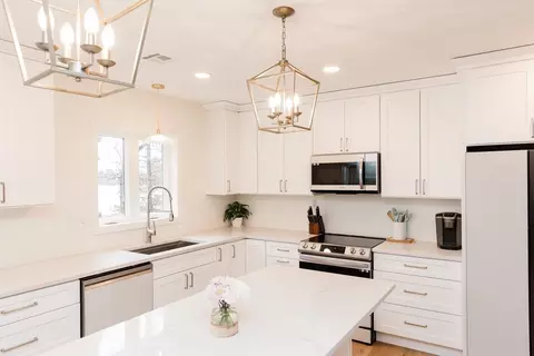 570 Elm St E, Raynham, MA 02767 photo 12