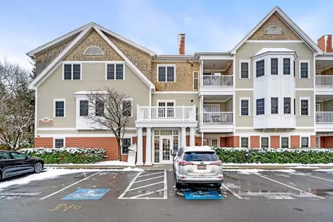 180 Chickering Rd #301C, North Andover, MA 01845