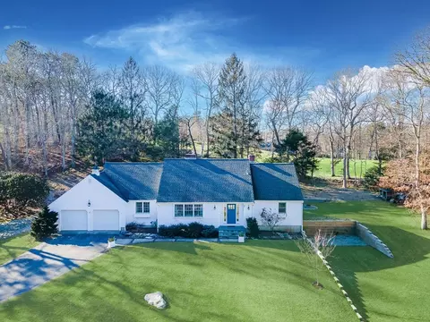 275 Midpine Rd, Barnstable, MA 02675