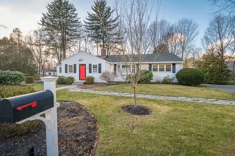 8 Ellis Ave, Wenham, MA 01984