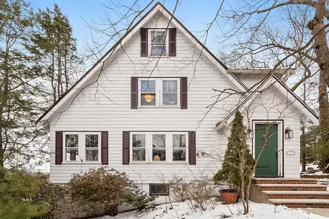 4 Argyle Rd, Arlington, MA 02476