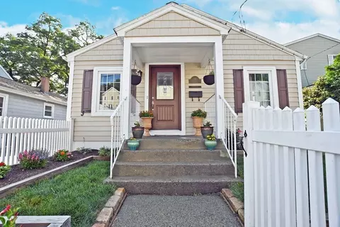 96 Princeton Ave, Waltham, MA 02451