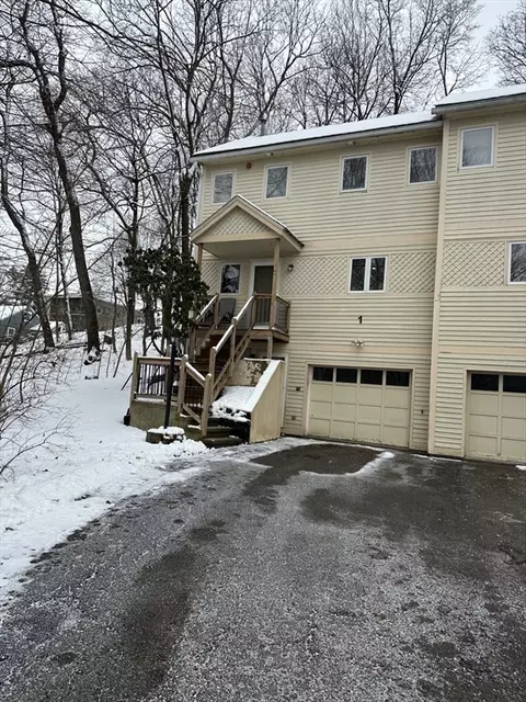 825 John Fitch Hwy #1, Fitchburg, MA 01420