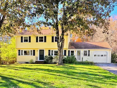 60 Stanford Dr, Westwood, MA 02090